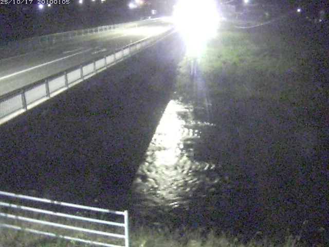 八東川３2025/10/18 20:30:00
