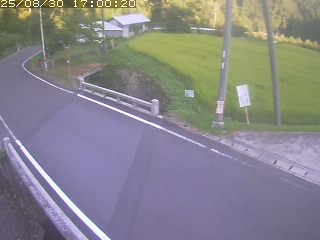 八頭町稗谷