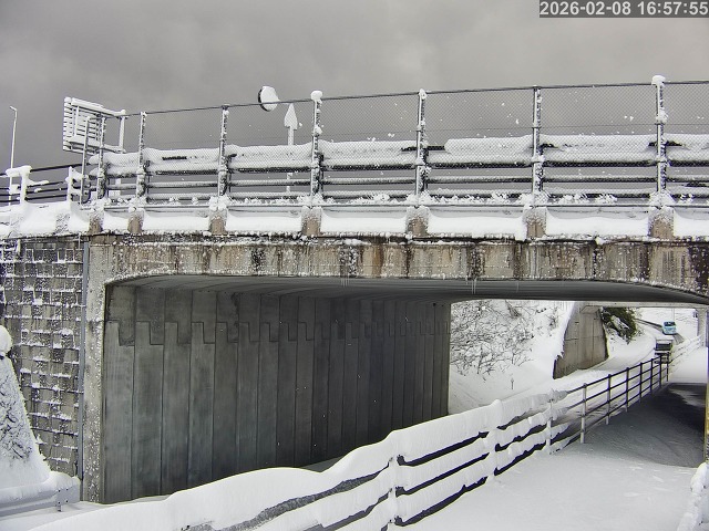 倉吉市小田【JR立体交差】