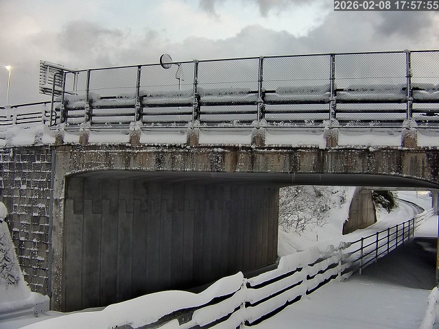 倉吉市小田【JR立体交差】