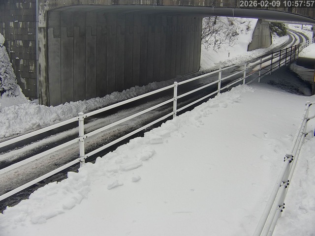 倉吉市小田【JR立体交差】